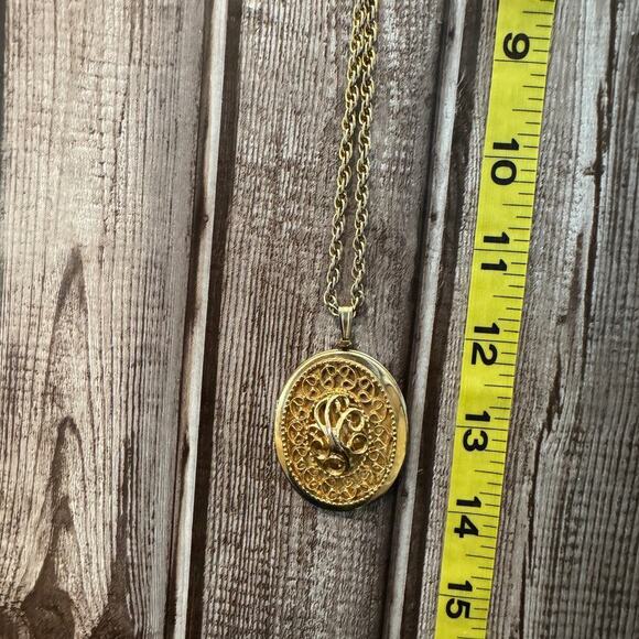 Locket by Sarah Coventry Vintage Goldtone Chain on Pendant With Hang Tag - Picture 7 of 8